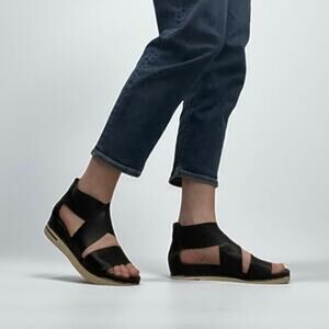 Eileen Fisher Black Faux Leather Strappy Open Toe Platform Sandals